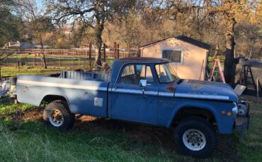 Dodge-Power-wagon-1968-2