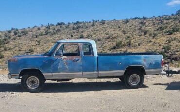 Dodge-Ram-2500-1976