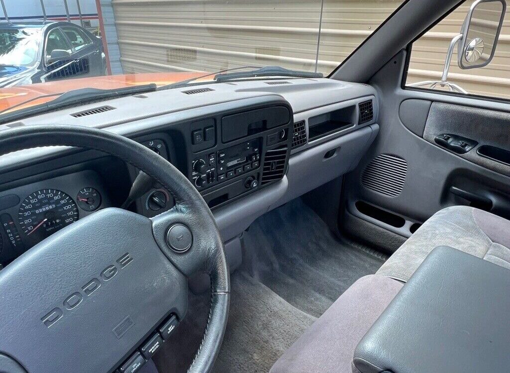 Dodge-Ram-3500-1994-23