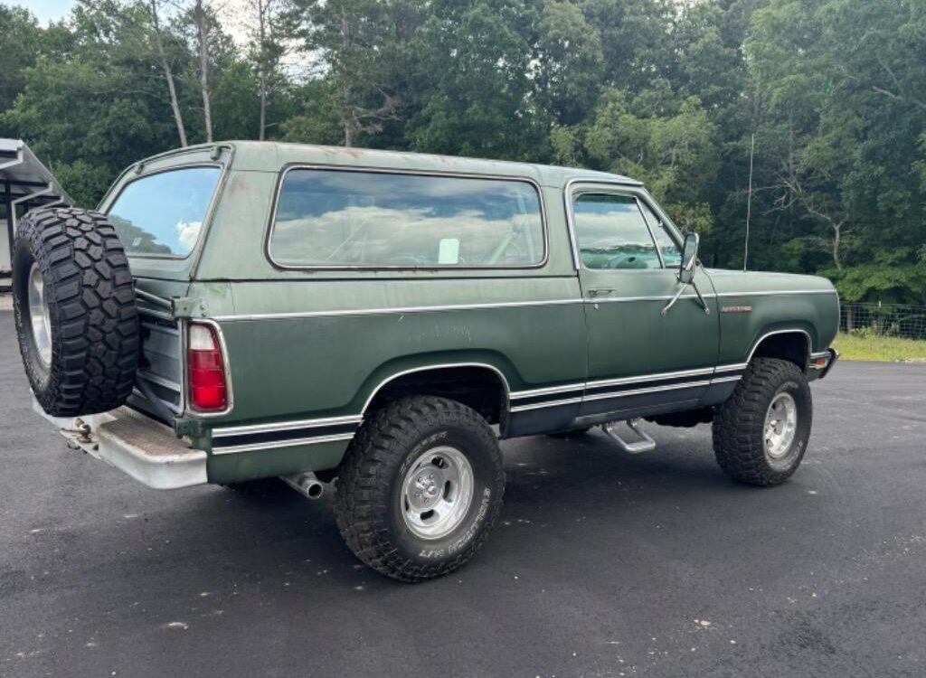 Dodge-Ram-Charger-1977-6