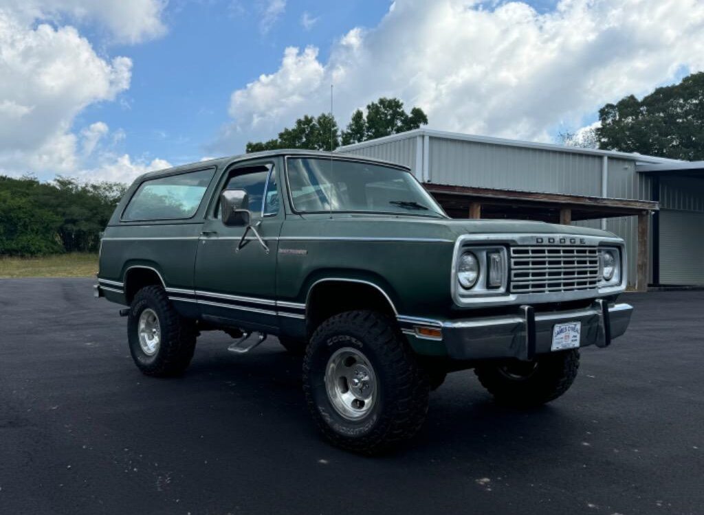 Dodge-Ram-Charger-1977-7