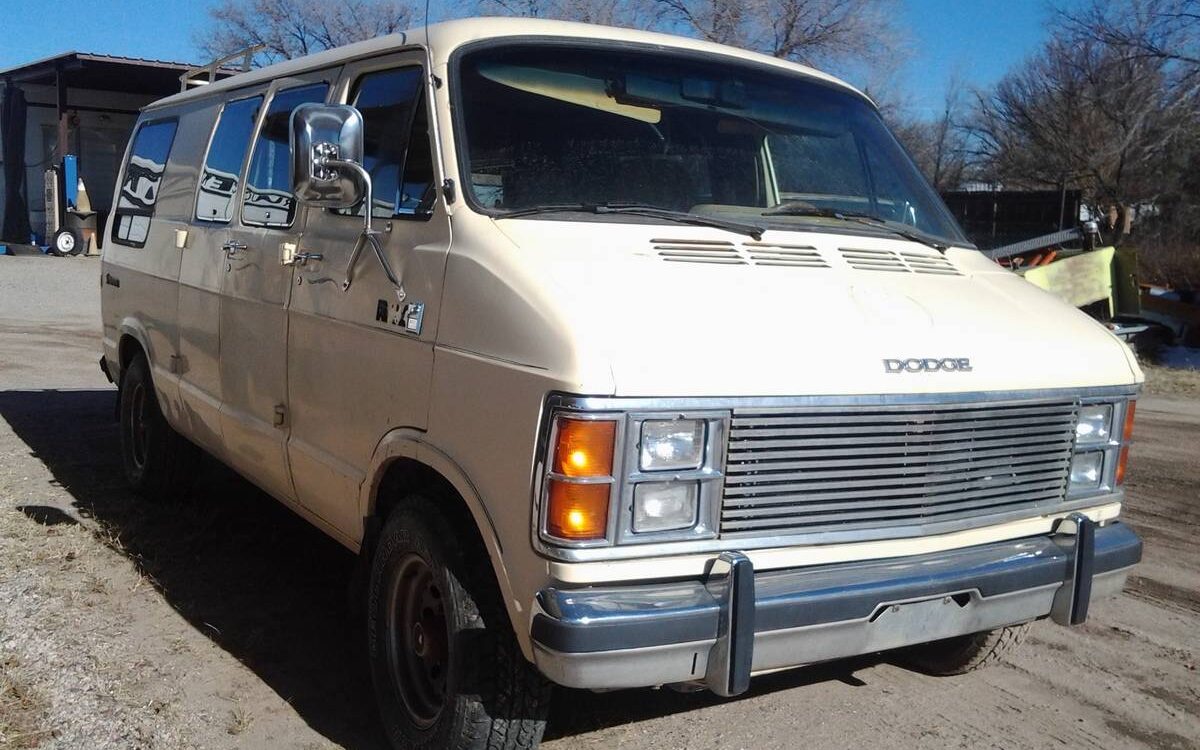 Dodge-Ram-b-250-camper-van-1985-1