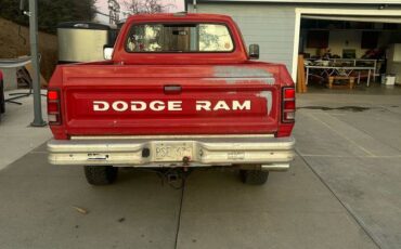 Dodge-Ram-d150-1986-1