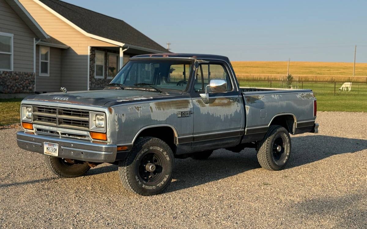 Dodge-W150-le-1989-1