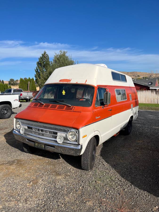 Dodge-W300-van-1972