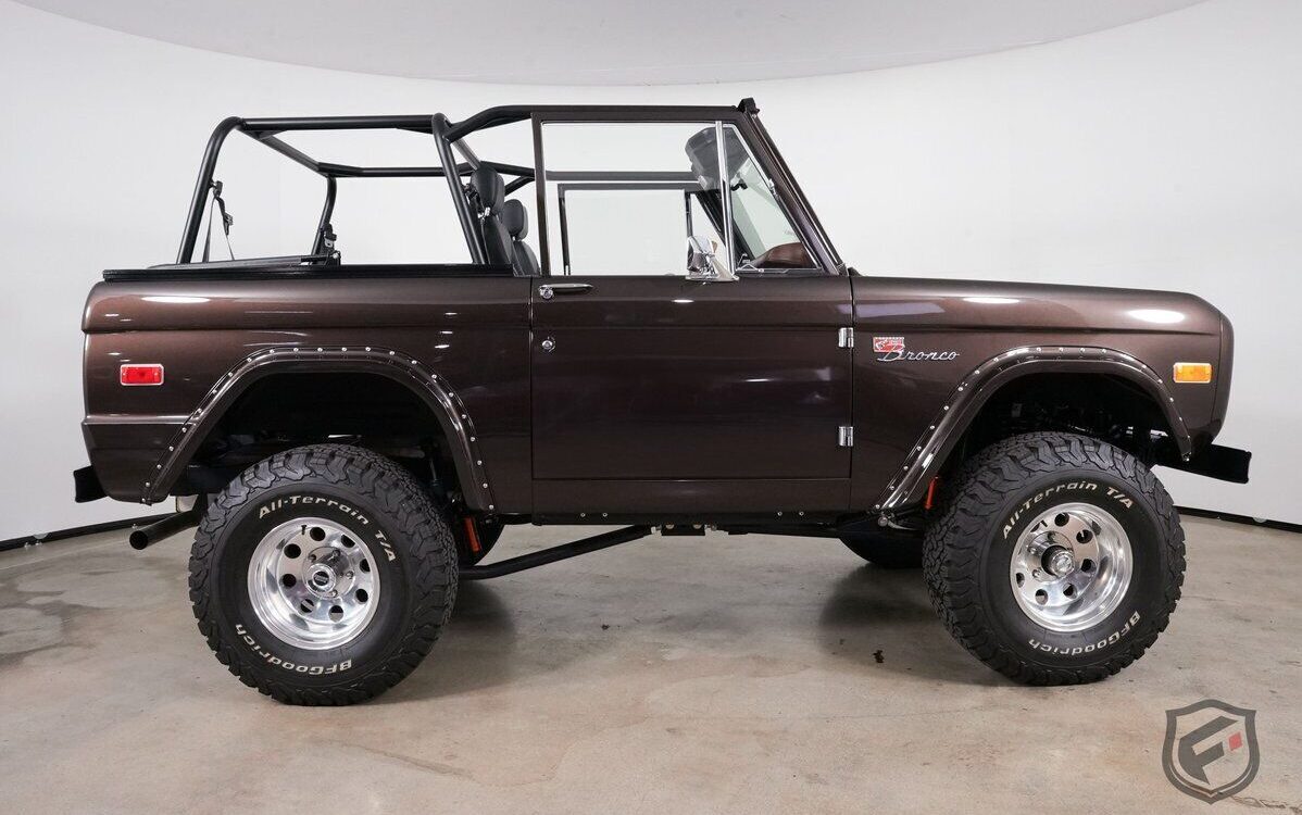 Ford-BRONCO-CUSTOM-HAND-BUILT-SUV-1968-9