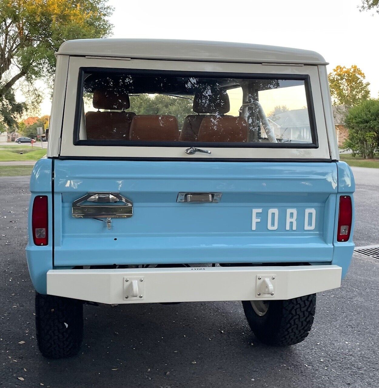 Ford-Bronco-1971-2