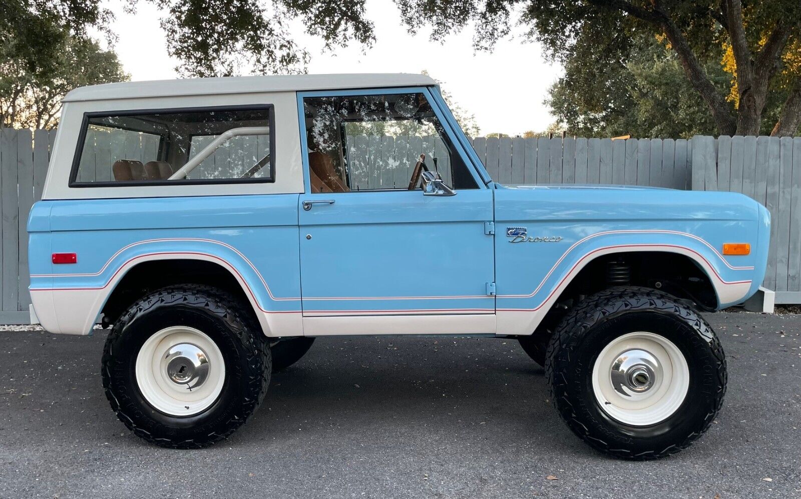 Ford-Bronco-1971-4