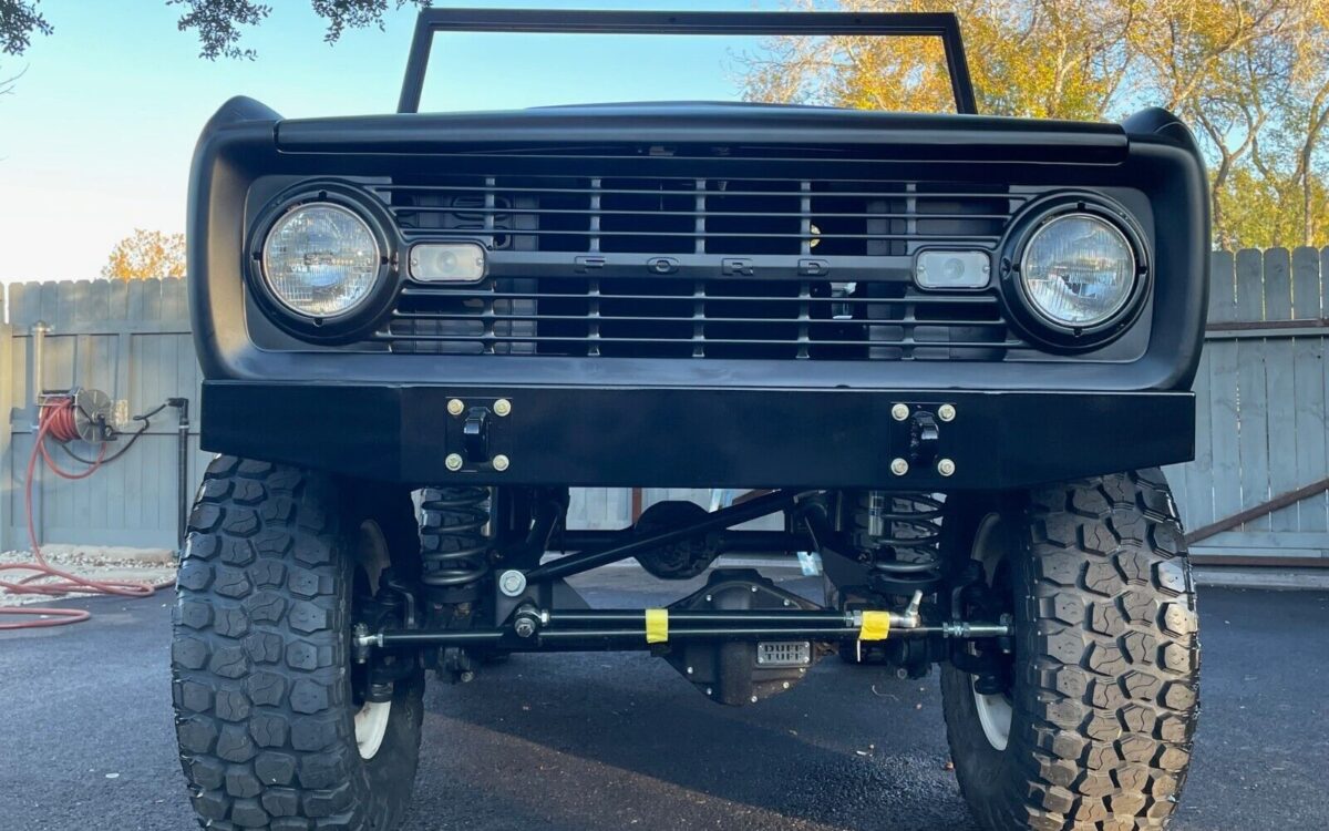 Ford-Bronco-1975-6