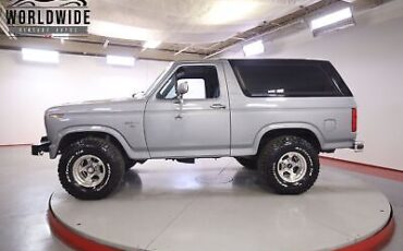 Ford-Bronco-1985-1