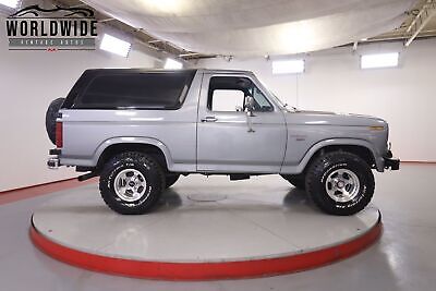 Ford-Bronco-1985-2