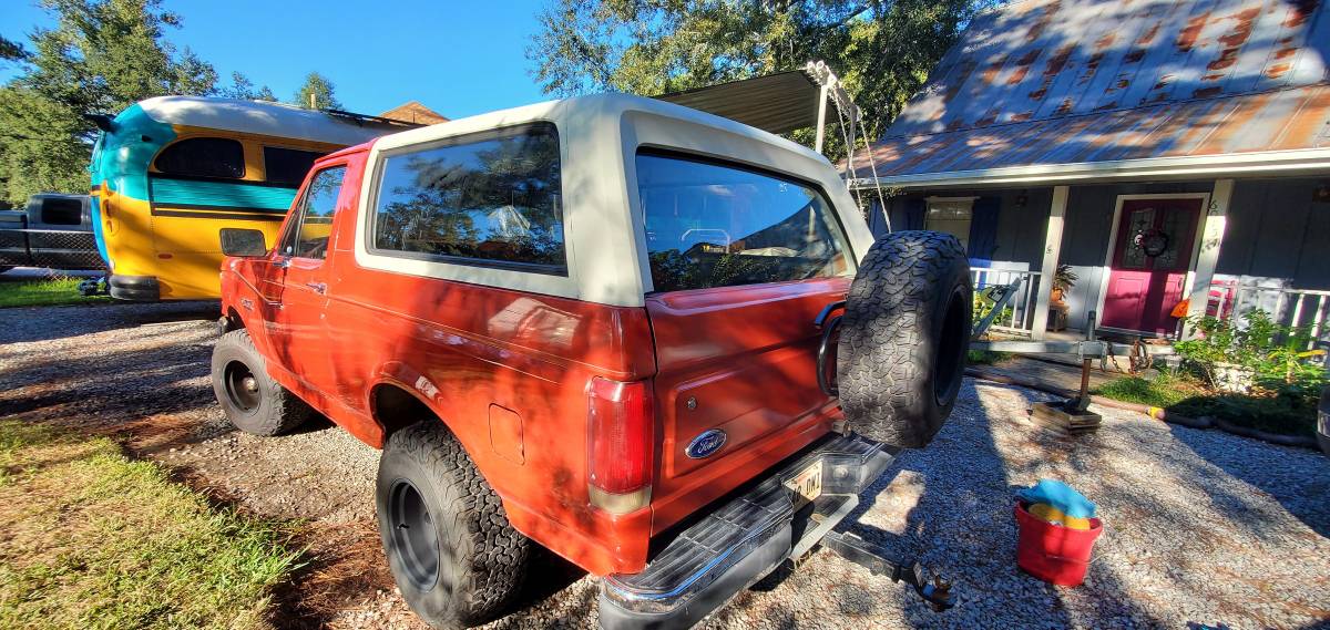 Ford-Bronco-1987-8