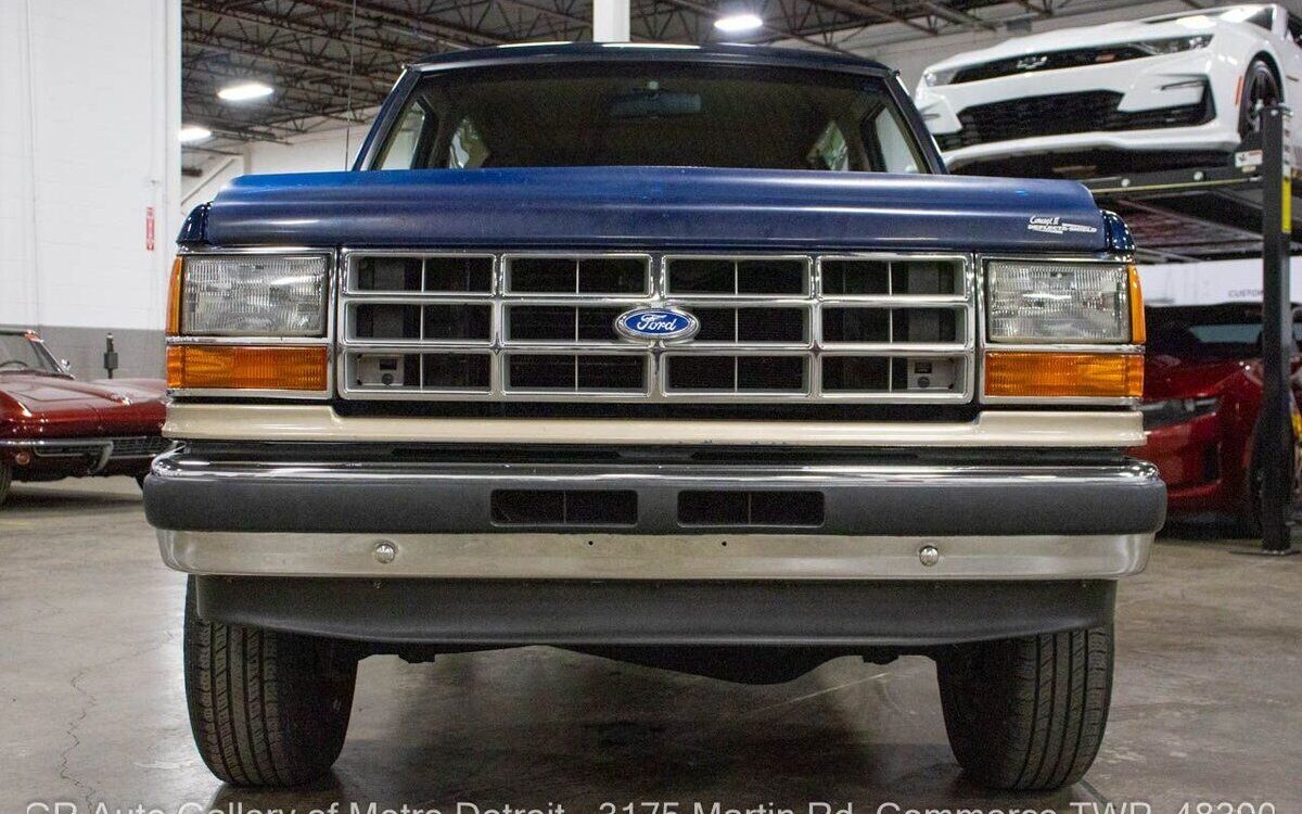 Ford-Bronco-1989-10