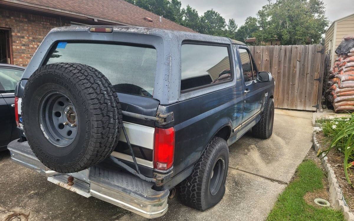 Ford-Bronco-1989-2