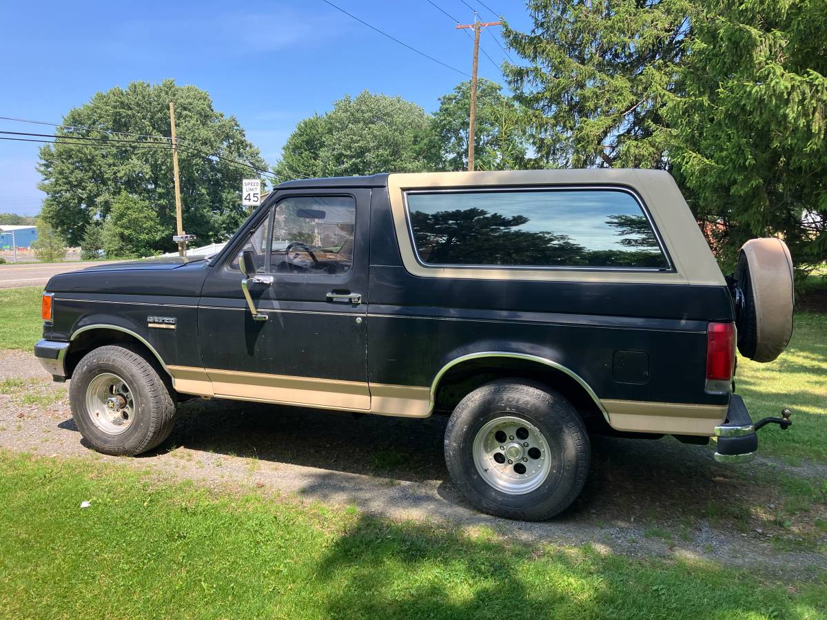 Ford-Bronco-1990-7