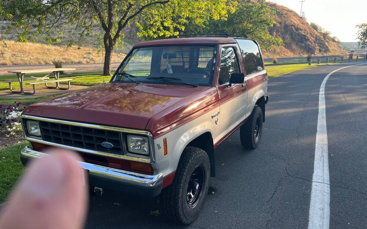 Ford-Bronco-2-1987