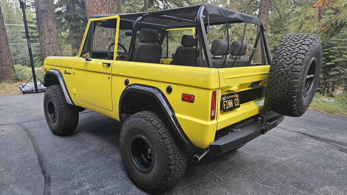 Ford-Bronco-4x4-1967-1