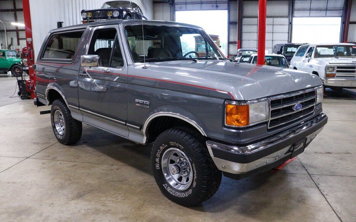 Ford-Bronco-SUV-1990-11