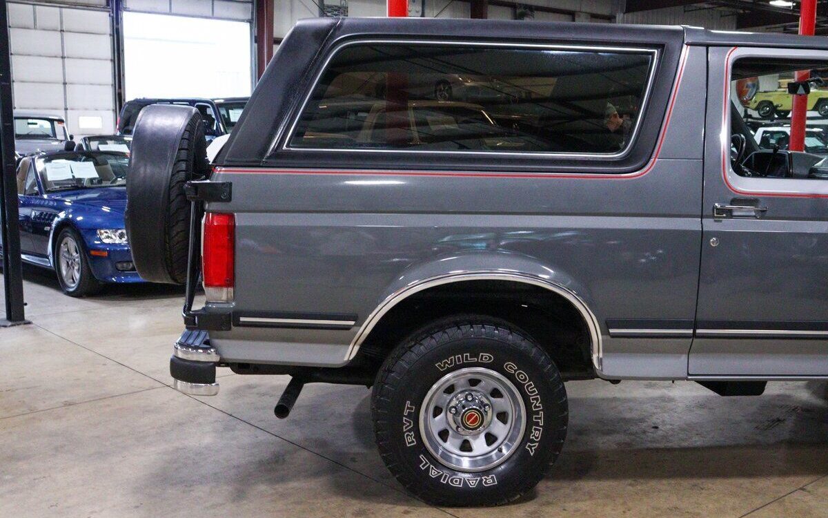 Ford-Bronco-SUV-1990-8