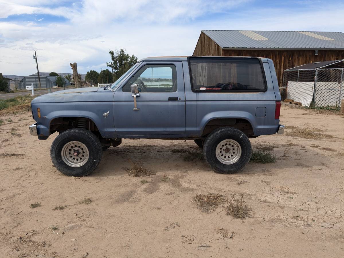 Ford-Bronco-ii-xl-1985