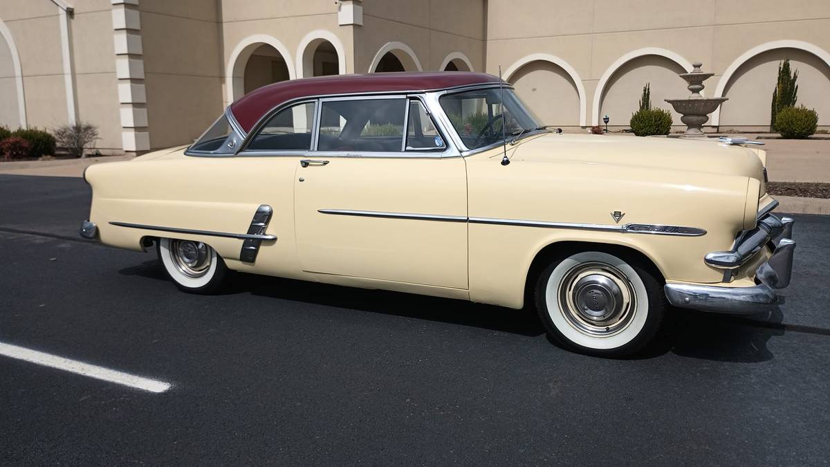 Ford-Crestline-1953-13