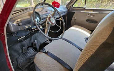 Ford-Custom-2-door-sedan-1950-1