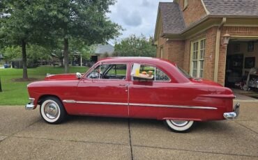 Ford-Custom-2-door-sedan-1950-6