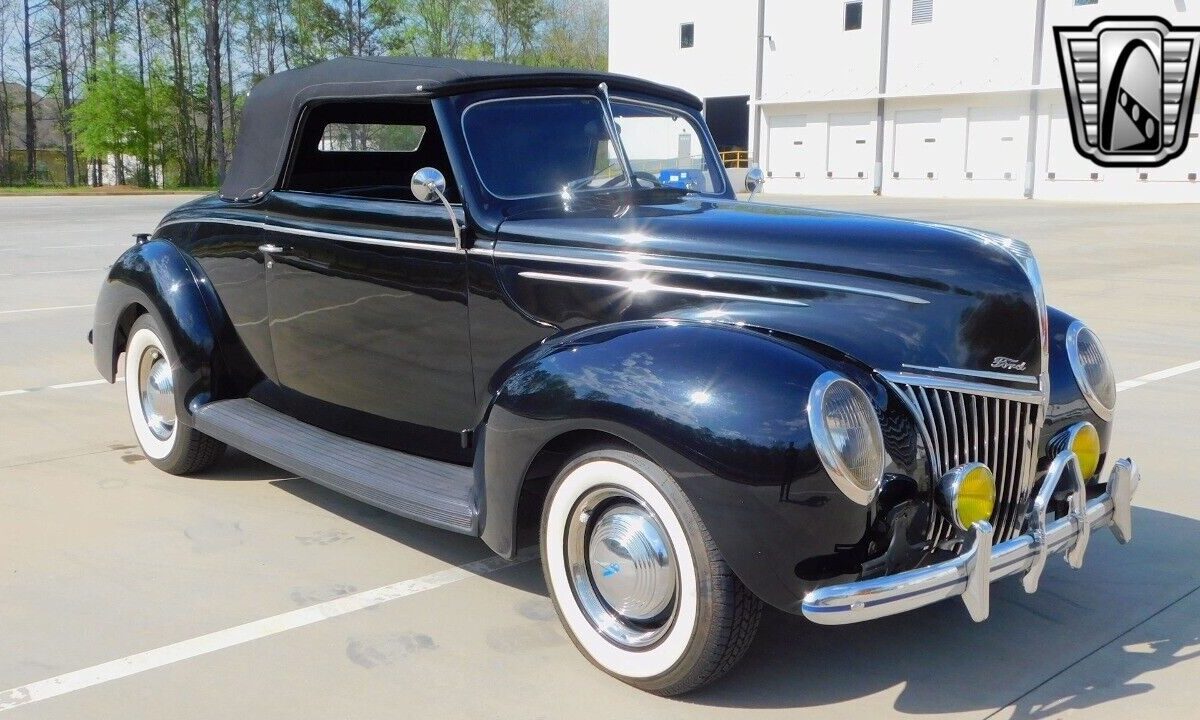 Ford-Deluxe-1939-3