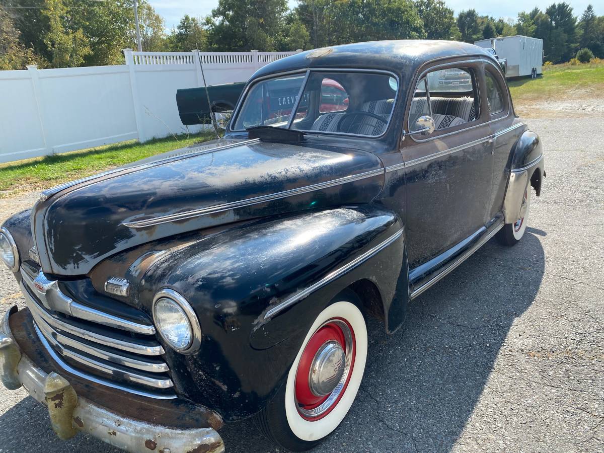 Ford-Deluxe-coupe-1946-3