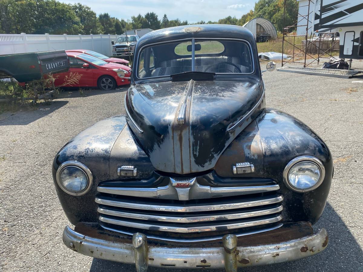 Ford-Deluxe-coupe-1946-4