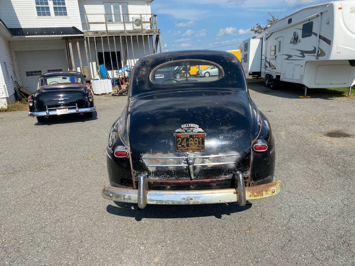 Ford-Deluxe-coupe-1946-6