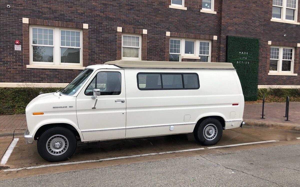 Ford-E-150-econoline-1990