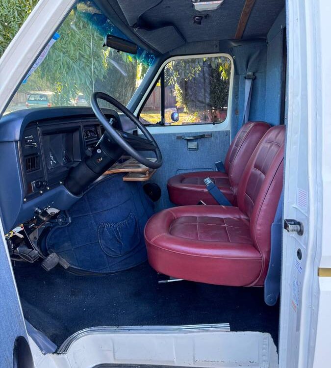 Ford-E-350-1989-4