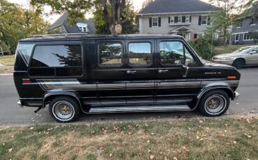 Ford-Econoline-e150-conversion-van-1988-4