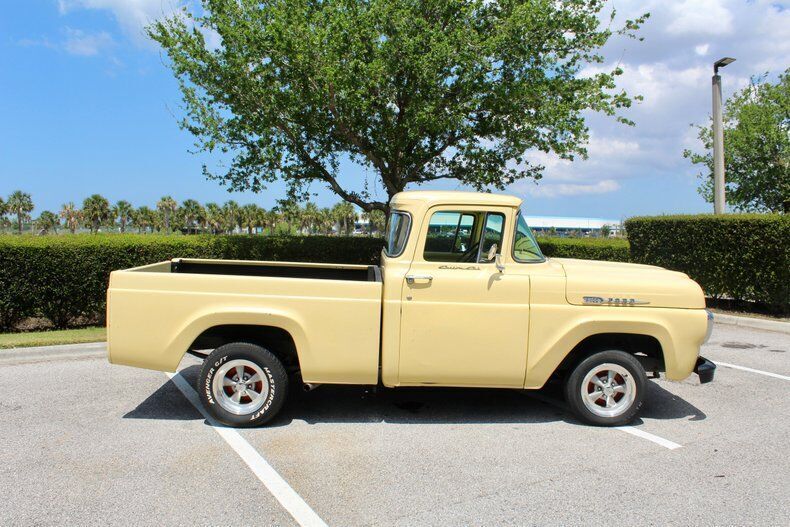 Ford-F-100-Pickup-1960-1