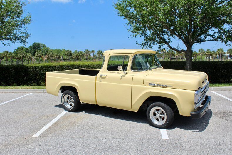 Ford-F-100-Pickup-1960-4