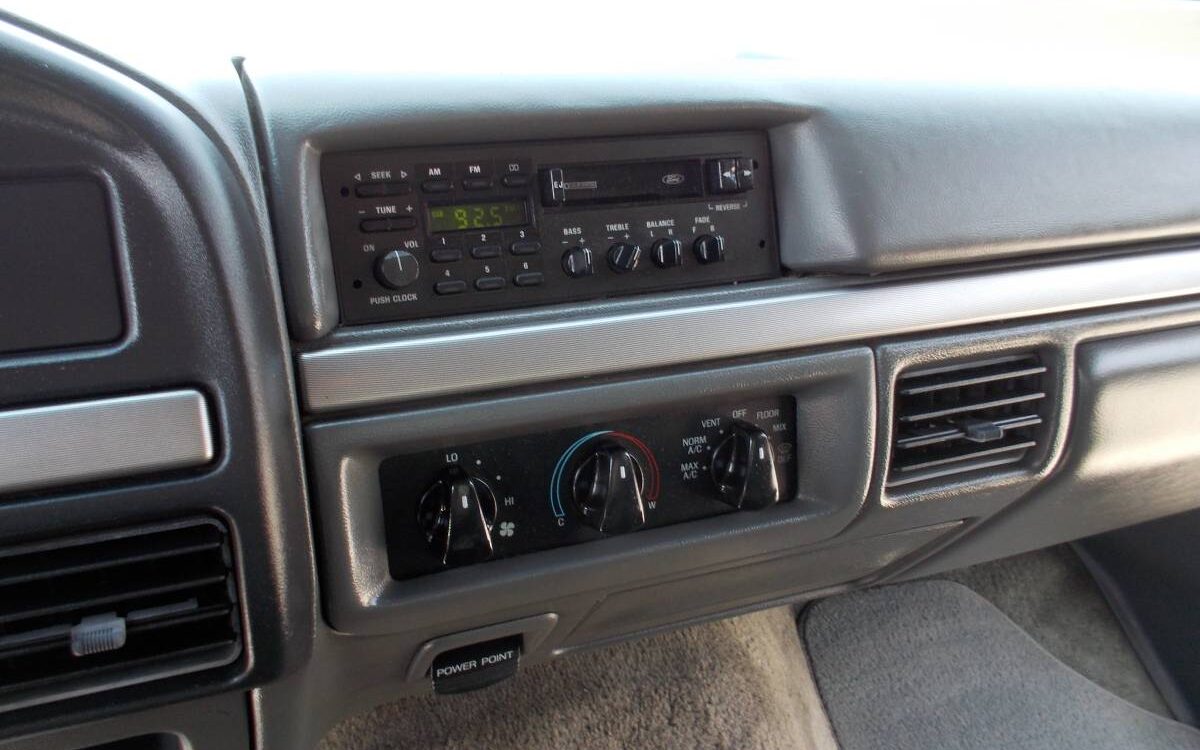 Ford-F-150-xlt-extra-cab-1993-10