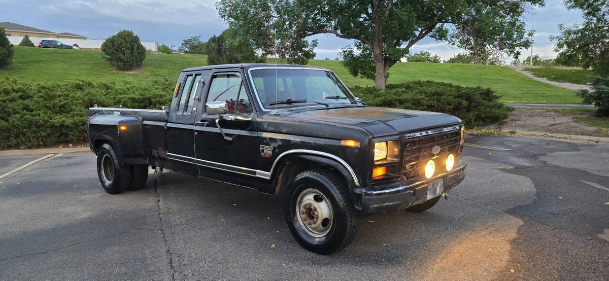 Ford-F-250-diesel-1986-1