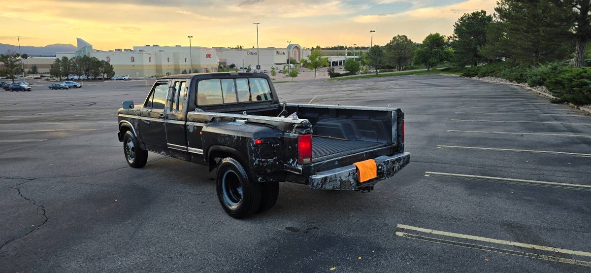 Ford-F-250-diesel-1986-12