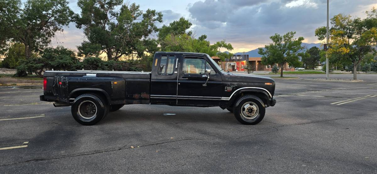 Ford-F-250-diesel-1986-17