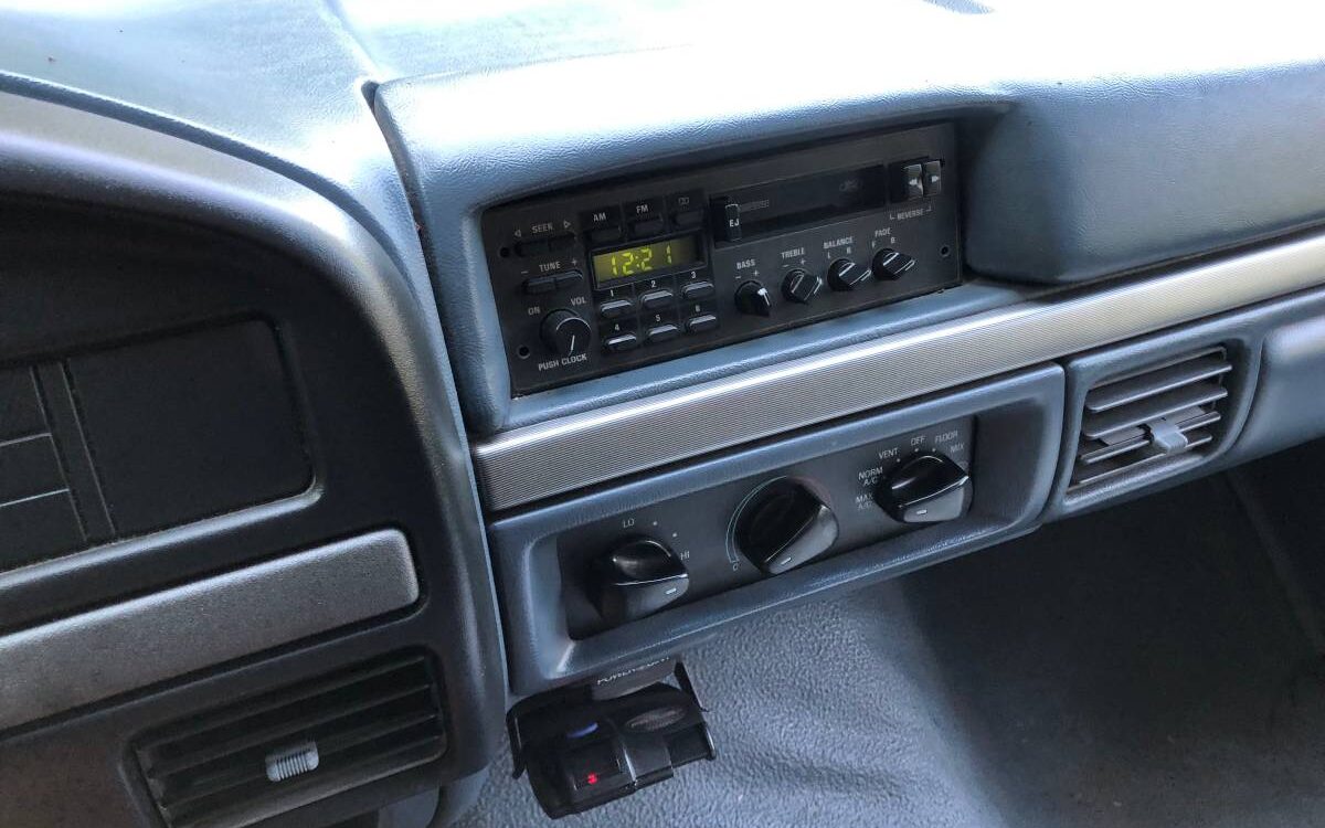 Ford-F150-xlt-1993-21