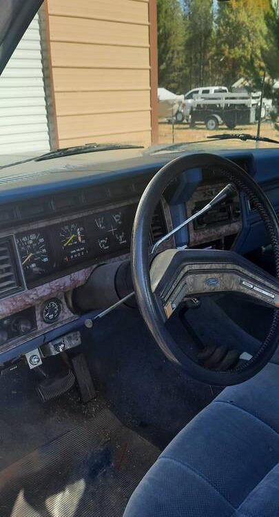 Ford-F250-4x4-diesel-1985-1