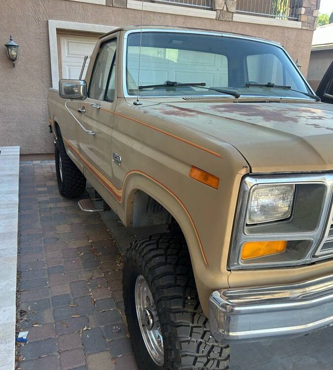 Ford-F250-super-duty-diesel-1983-4