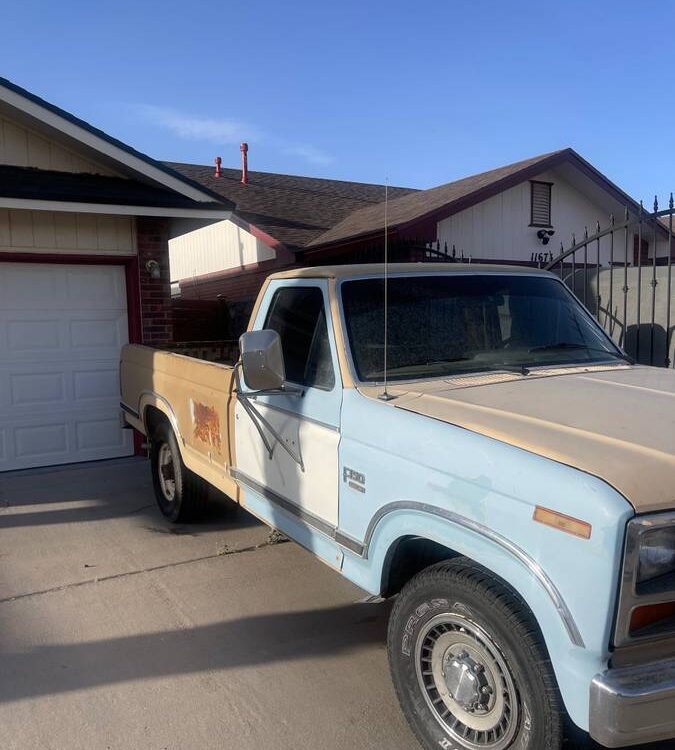 Ford-F250-xlt-1983-1