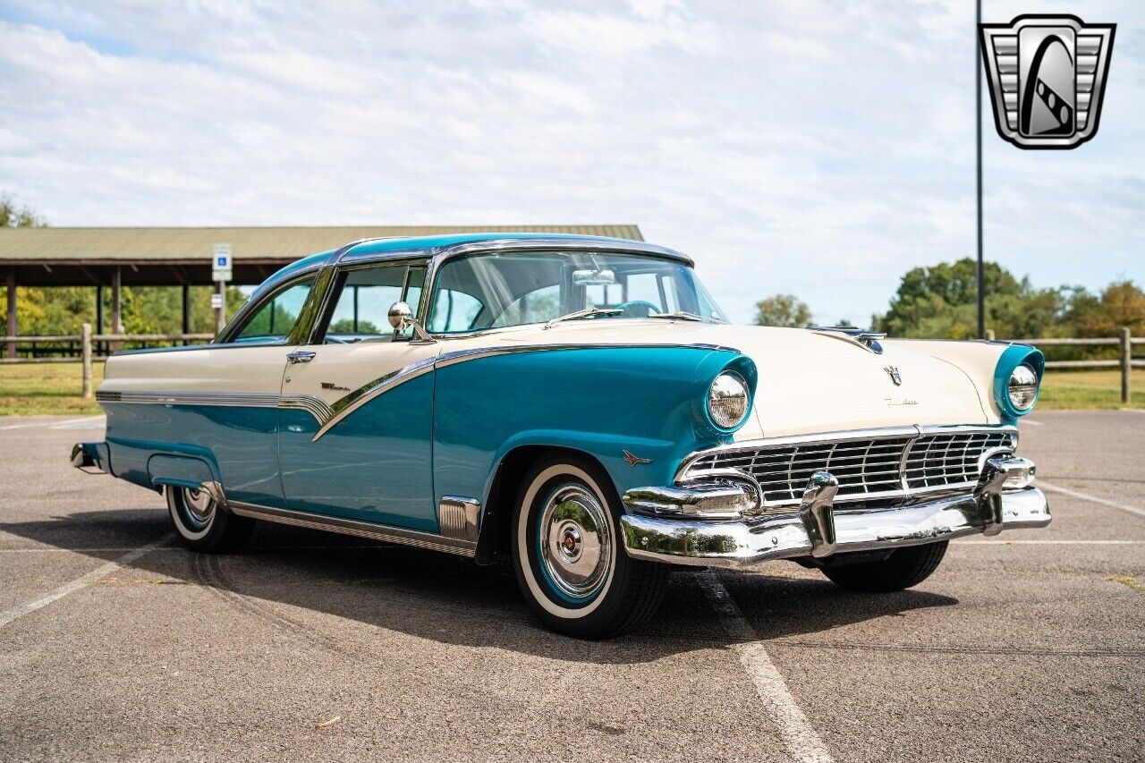 Ford-Fairlane-Coupe-1956-8