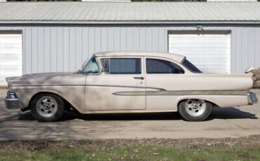 Ford-Fairlane-Coupe-1958-2