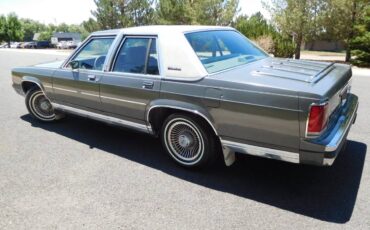 Ford-Ltd-crown-victoria-1988