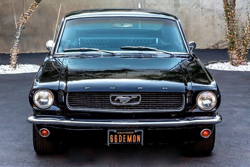 Ford-Mustang-1966-1