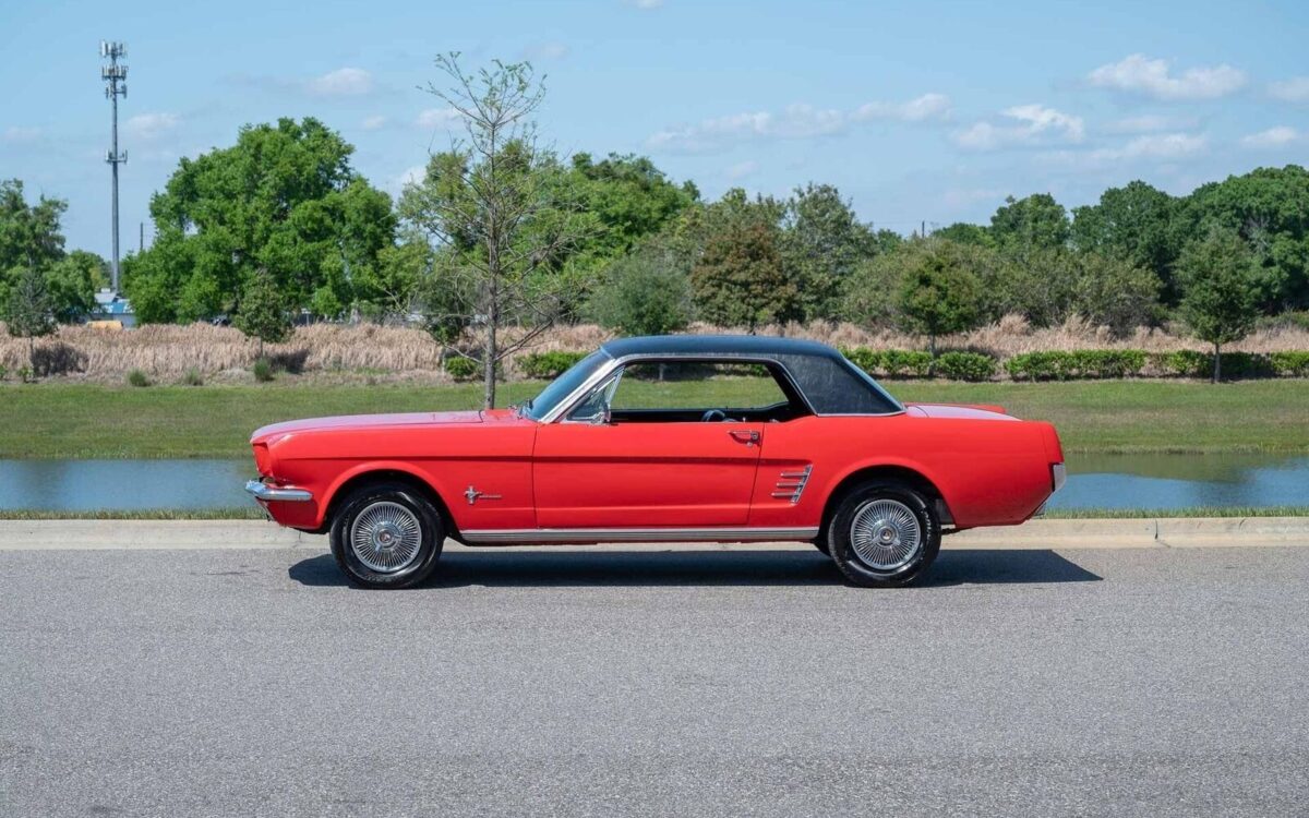 Ford-Mustang-1966-1