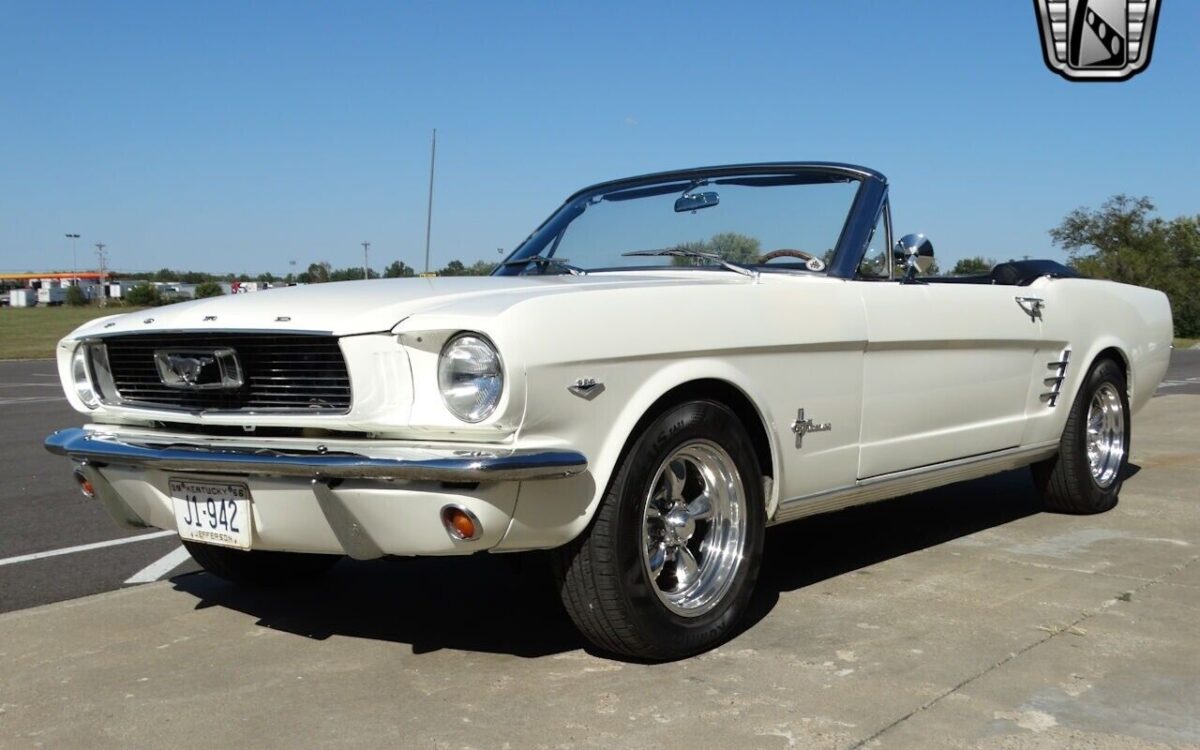 Ford-Mustang-1966-3